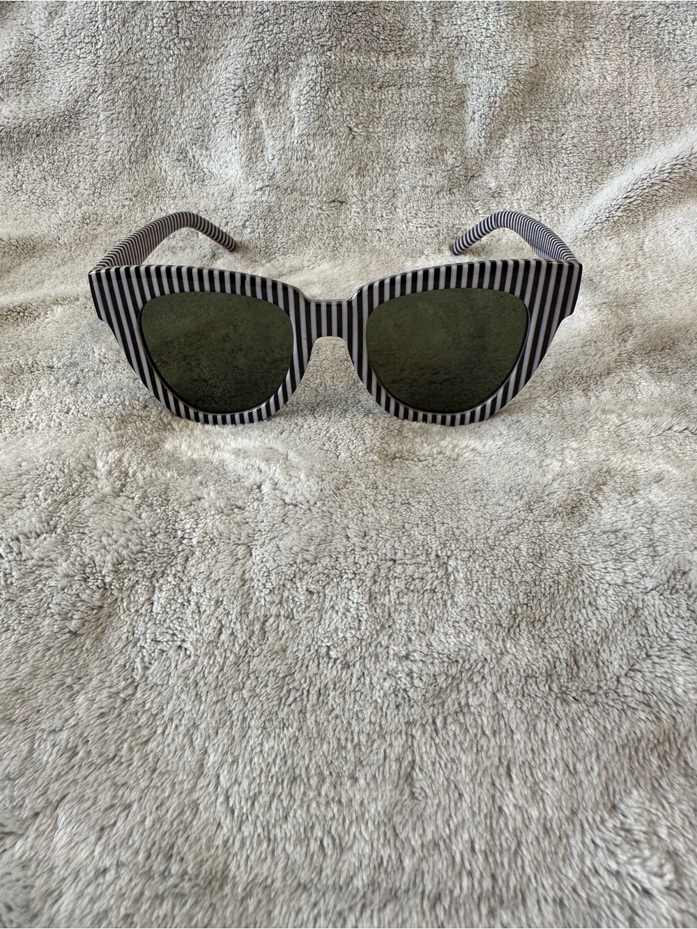 Striped Cat Eye Sunglasses - Black & White